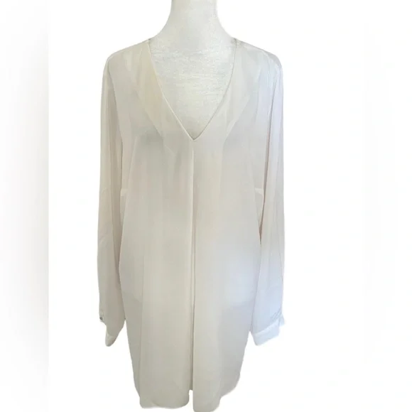 Vince Camuto Ivory 1X Plus Size Flowy Blouse - Picture 1 of 5